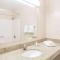 Days Inn by Wyndham Middletown/Newport Area - 米德尔敦