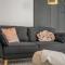 WOW Self-Contained Apartment on Hall - ملبورن
