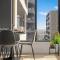 WOW Self-Contained Apartment on Hall - ملبورن