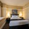 Gaslamp Plaza Suites
