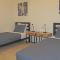 Cozy house near I-10 with pool heater, hot tub, BBQ - غوديير