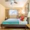 Mid century modern condo near Old Town, pool & BBQ