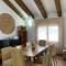 Casa Enric , con zona infantil, piscina y parking privado