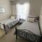Cozy spacious house, pool heater, spa, firepit