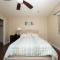 Spacious house with pool heater, hot tub, billiards - 凤凰城