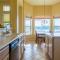 Spacious golf course house with pool heater, spa