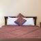Spacious golf course house with pool heater, spa