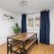 Sleek 3Bed House near Airport - 利文斯顿