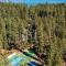 Tahoe City Retreat Forest Views and Fireplace - 塔霍城