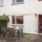 Central 2 Bed House w/ Garden and Free Parking! Central 2 Bed House w/ Garden and Free Parking!