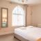 Charming 2 Bed House in Tewkesbury Centre