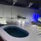 Guest room in vvip penthouse with terrace full sea view and private pool due the architecture of the apartment it s not avisable for Musli - Дубай