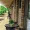 All Travellers Motor Inn