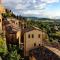 Charming Apartment with Pool and Countryside Views - Asciano