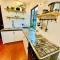 Tiny Hideaway Ysla House with free 2 motorbikes - 爱妮岛
