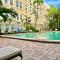 Renovated studio in the heart of Palm Beach - free parking, security box