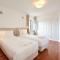 Noble beach villa with private garden and pool - استوريل
