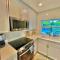 MIAMI EXCLUSIVE 5-BR Spacious House with pool - ميامي