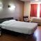 Joys Inn Innisfail, AB