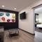 Aloft Beachwood