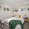 Boho Bliss - Just steps away from the Hospital - 乔治王子城