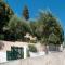 Thalias House