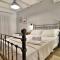 Niriides Luxury Apartments