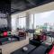 Chic Centric 1BR Apt, King Bed - Los Prados