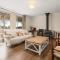 Cooinda, A 3 Bedroom Home Near Mayfield Garden