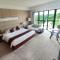 Mels Weldon Evergreen Lake Hotel Heyuan