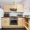 Spacious 2BR London Apartment-King Bed, Parking, Sleeps 6-Long Stay Deals! - Barnet