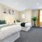 Spacious 2BR London Apartment-King Bed, Parking, Sleeps 6-Long Stay Deals! - Barnet