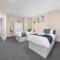 Spacious 2BR London Apartment-King Bed, Parking, Sleeps 6-Long Stay Deals! - Barnet