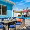 Stylish Tropical Pool Home, Large Deck & Pool Table - ديلراي بيتش