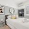 Superb 2-Bed Apartment Facing Rose Bay Marina