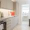 Bright & Airy 2BD - 10 mins walk to Chelt Centre!