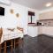 Lovely Apartment In Fazana With Wifi - 法扎纳