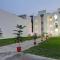Super Collection O Yamuna Palace Near Gomti Riverfront Park - Hasanganj