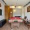 Holiday Home Zrnovnica 06