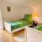 Chalet Attersee - ganzes Ferienhaus, Seeblick, Kamin, Sauna