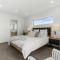 5-bed Luxury Living at it's finest that sleeps 10 - Christchurch