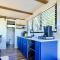 Elegant Container Tiny House Yellow & Blue - واكو