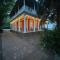 Pretty Peach Palace-Historic, Mins to Downtown - موبايل