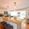 Beautiful Property w Separate Apartment - بروستر