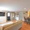 Beautiful Property w Separate Apartment - بروستر