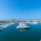 Serene 3-Bedroom with Waterfront Marina Views in Palm Jumeirah - Dubaj