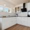 2 Bedroom Nice Apartment In Allinge - Allinge