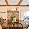Mountain Cabin with Scenic Views and Hot Tub - 温德姆