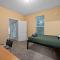Budget-Friendly 1MI to USF w Pool & Gym - Tampa