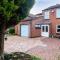 4Bed Family Home Jacuzzi Games Room Parking - Walsall